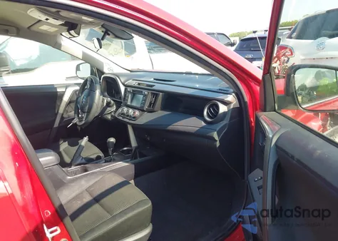 2017 Toyota Rav4 Le z USA, uszkodzony, nr VIN JTMZFREV5HJ114225